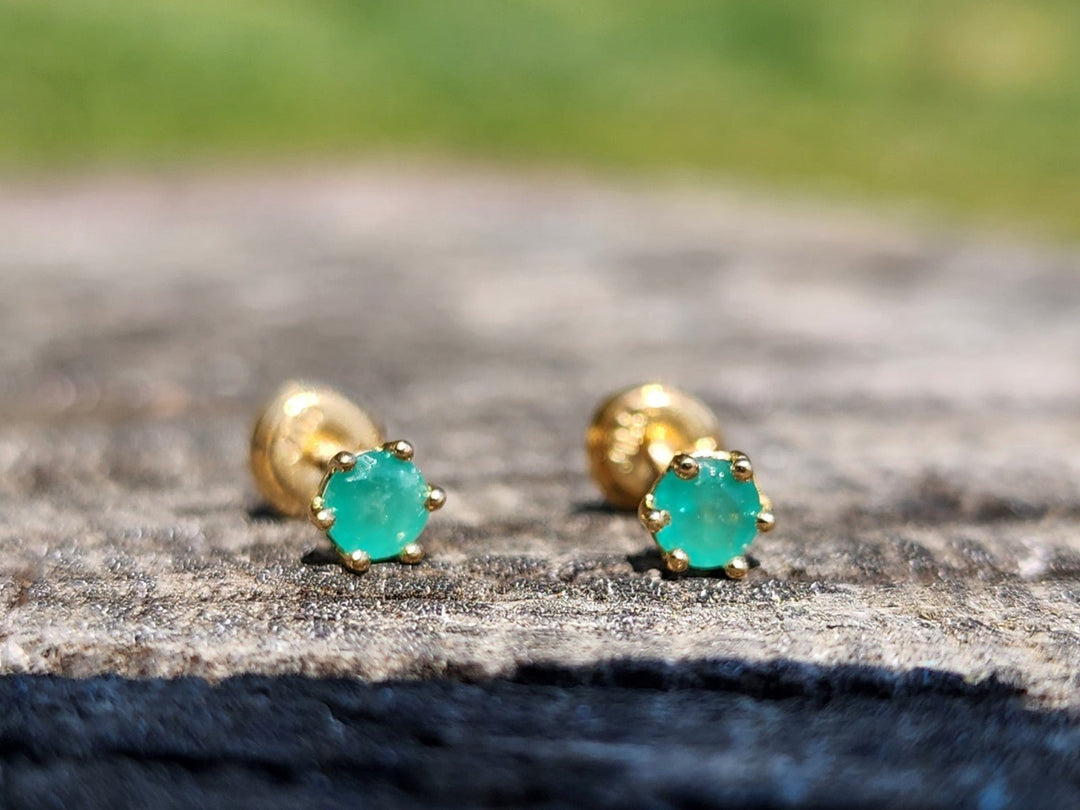 0.52 Carat Naturally Mined Untreated Colombian Emerald EARINGS in 18K Gold ICG - JDColFashion