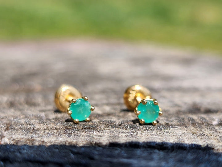 0.52 Carat Naturally Mined Untreated Colombian Emerald EARINGS in 18K Gold ICG - JDColFashion