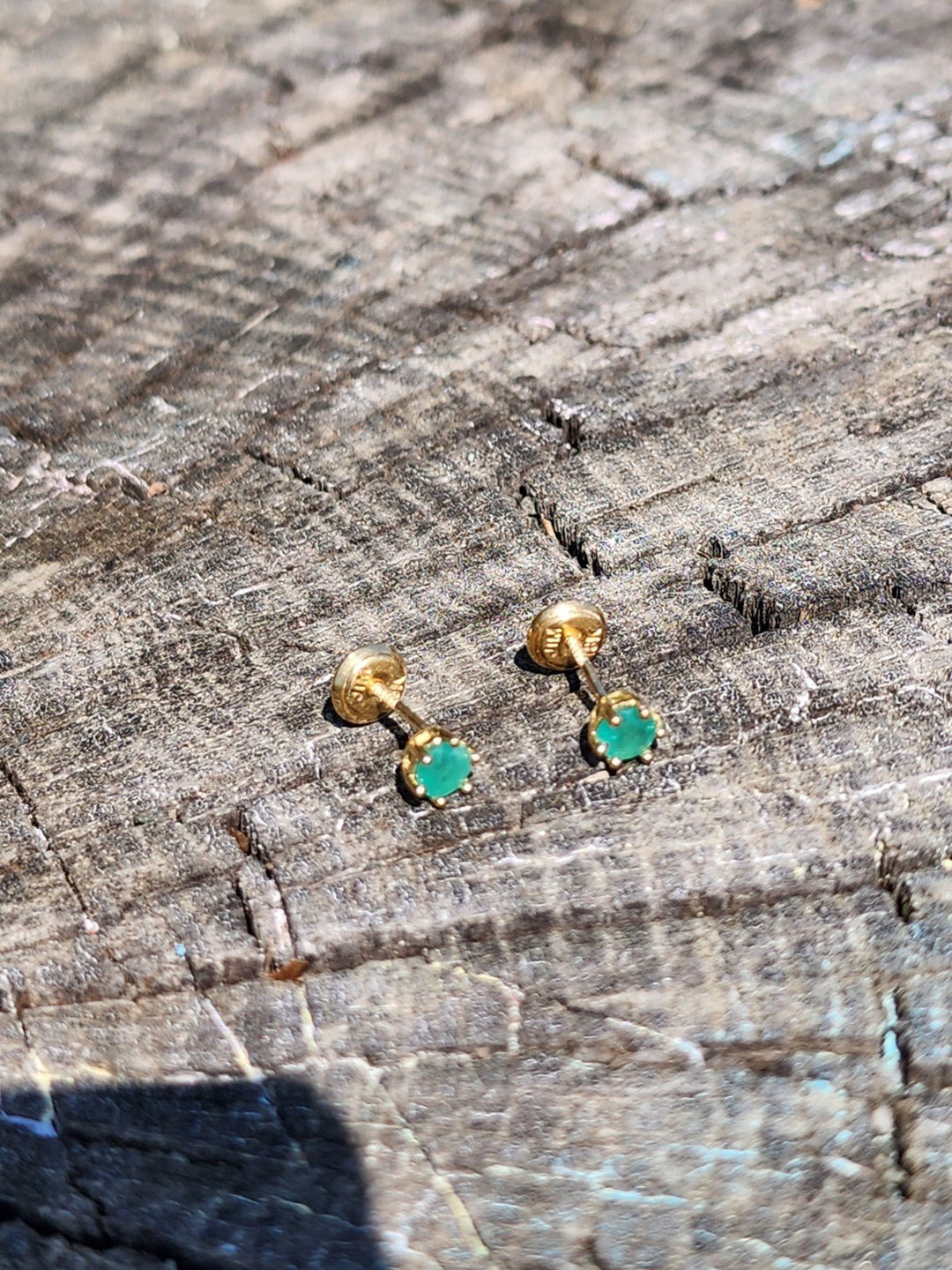 0.52 Carat Naturally Mined Untreated Colombian Emerald EARINGS in 18K Gold ICG - JDColFashion