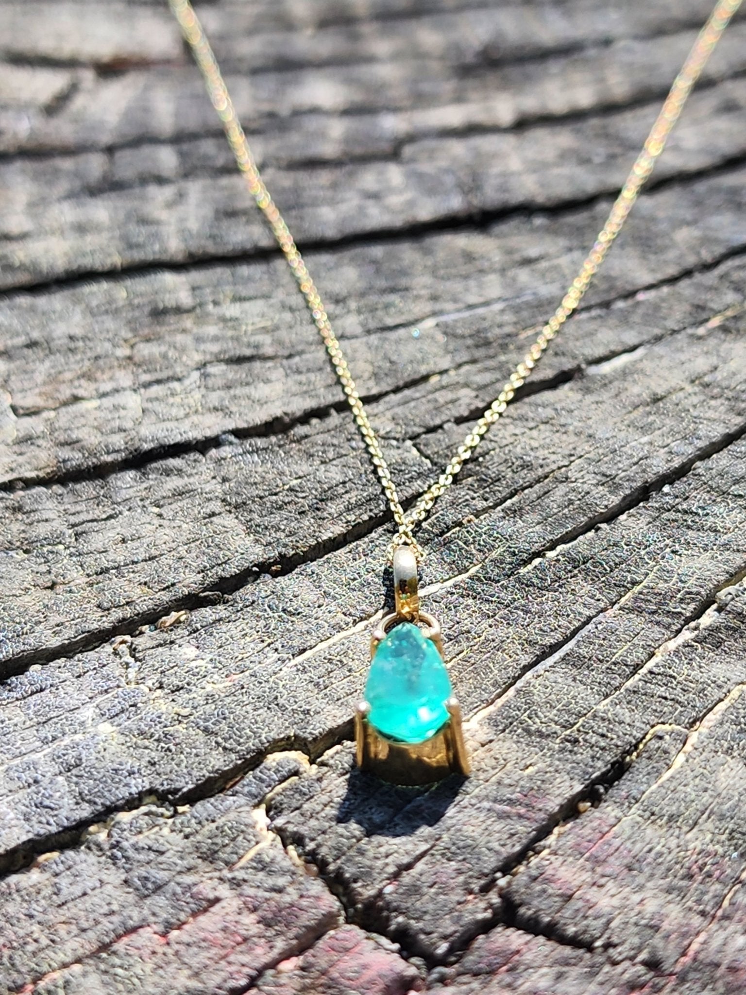 18k gold emerald necklace hotsell