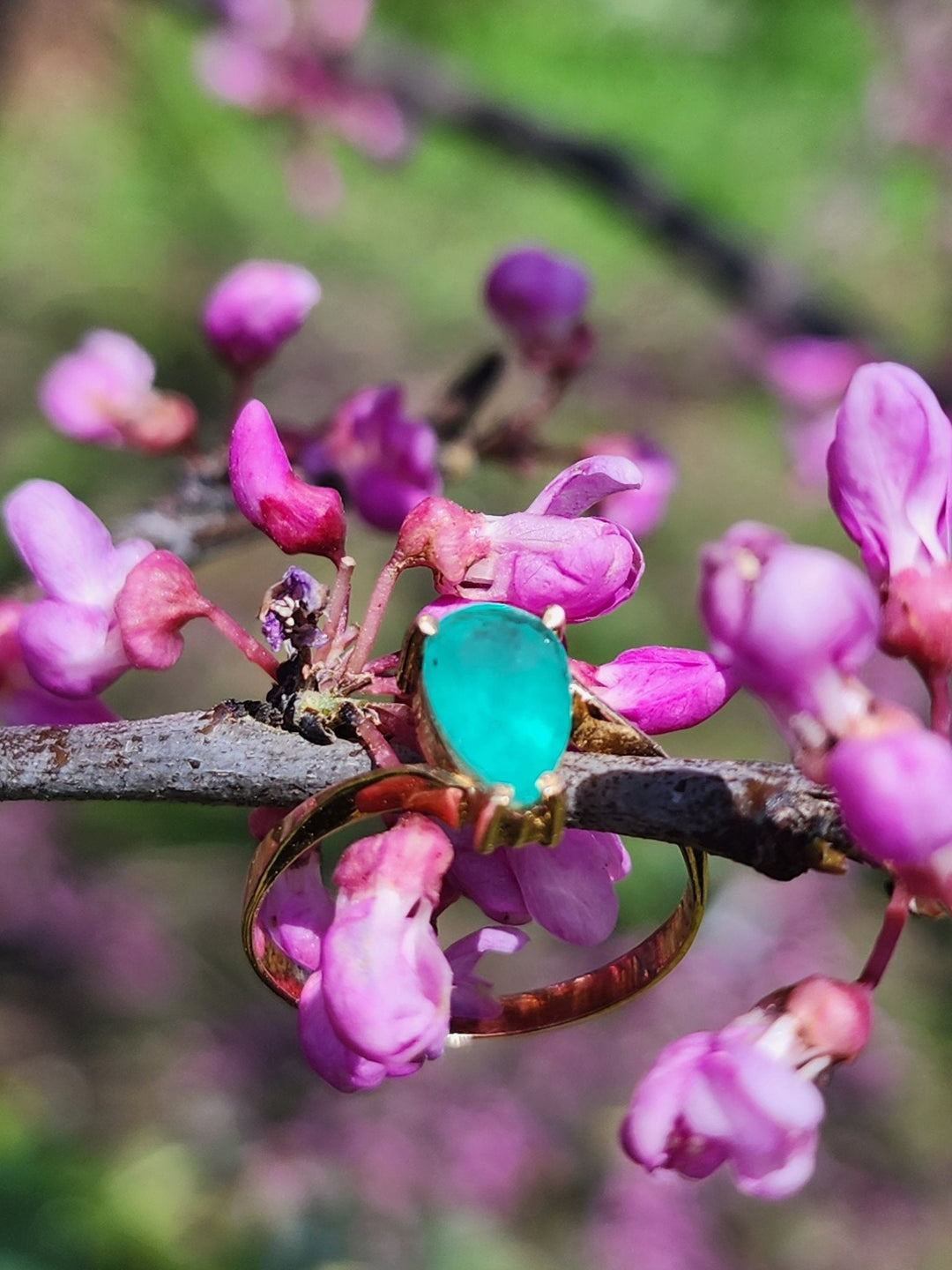 1.24 Carat Naturally Mined Untreated Colombian Emerald Ring in 18K Gold ICG Cert - JDColFashion