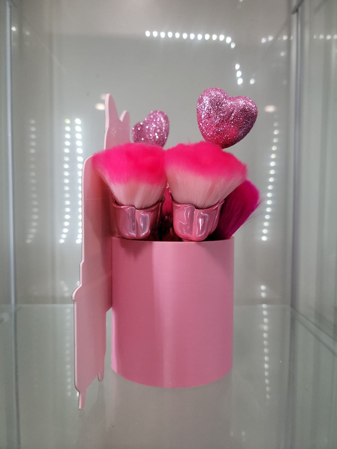 Elegant Pink Vanity Brush Holder with Bow and Heart Accents - JDColFashion