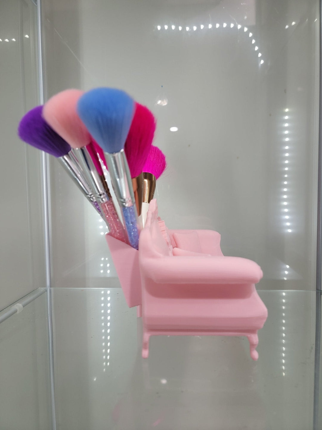 Luxurious Pink Sofa Makeup Brush Holder by Suki Glam® - JDColFashion