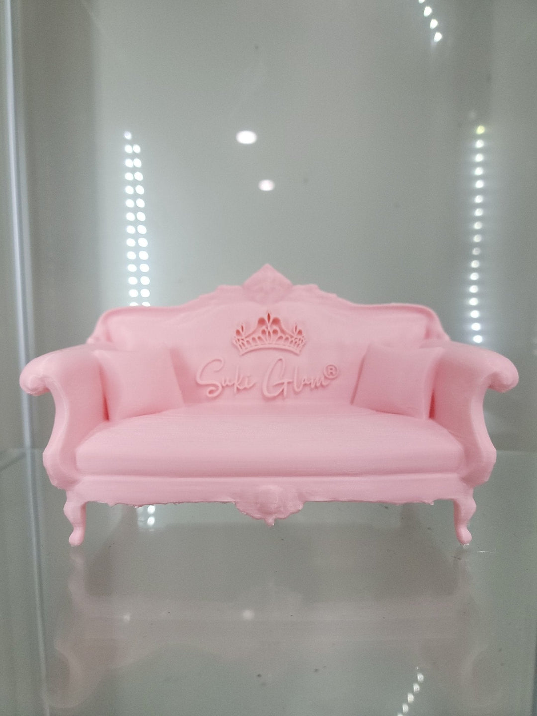 Luxurious Pink Sofa Makeup Brush Holder by Suki Glam® - JDColFashion